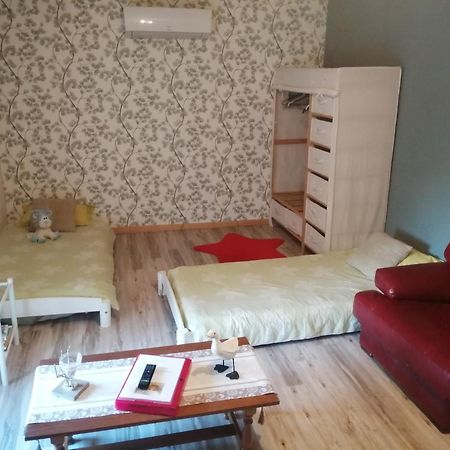 Les Tourterelles Bed & Breakfast Chabournay Ngoại thất bức ảnh